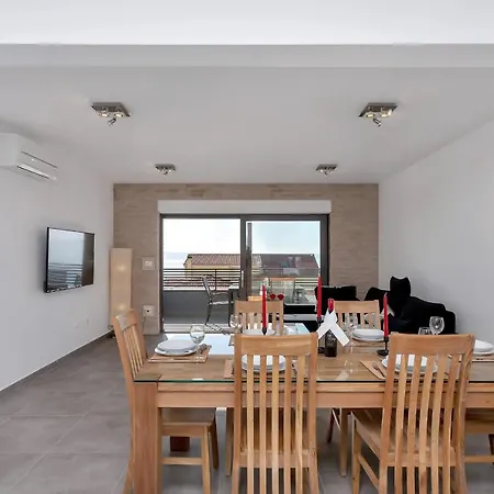 Luxury Sidro With Free Parking Apartment *