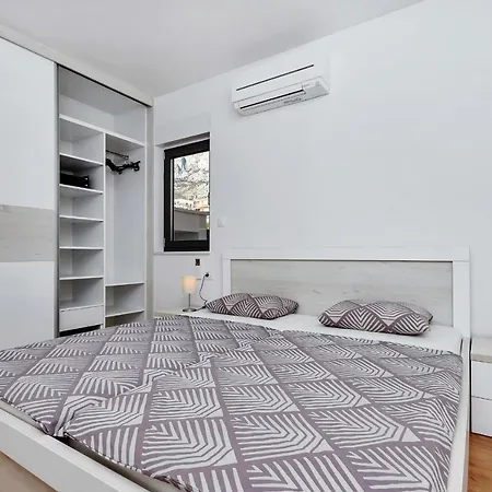 Luxury Sidro With Free Parking Apartament