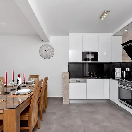 Luxury Sidro With Free Parking Apartmán